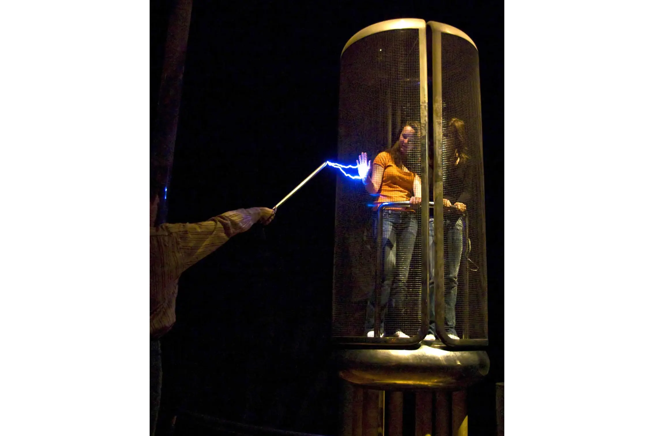 Does Faraday cage work